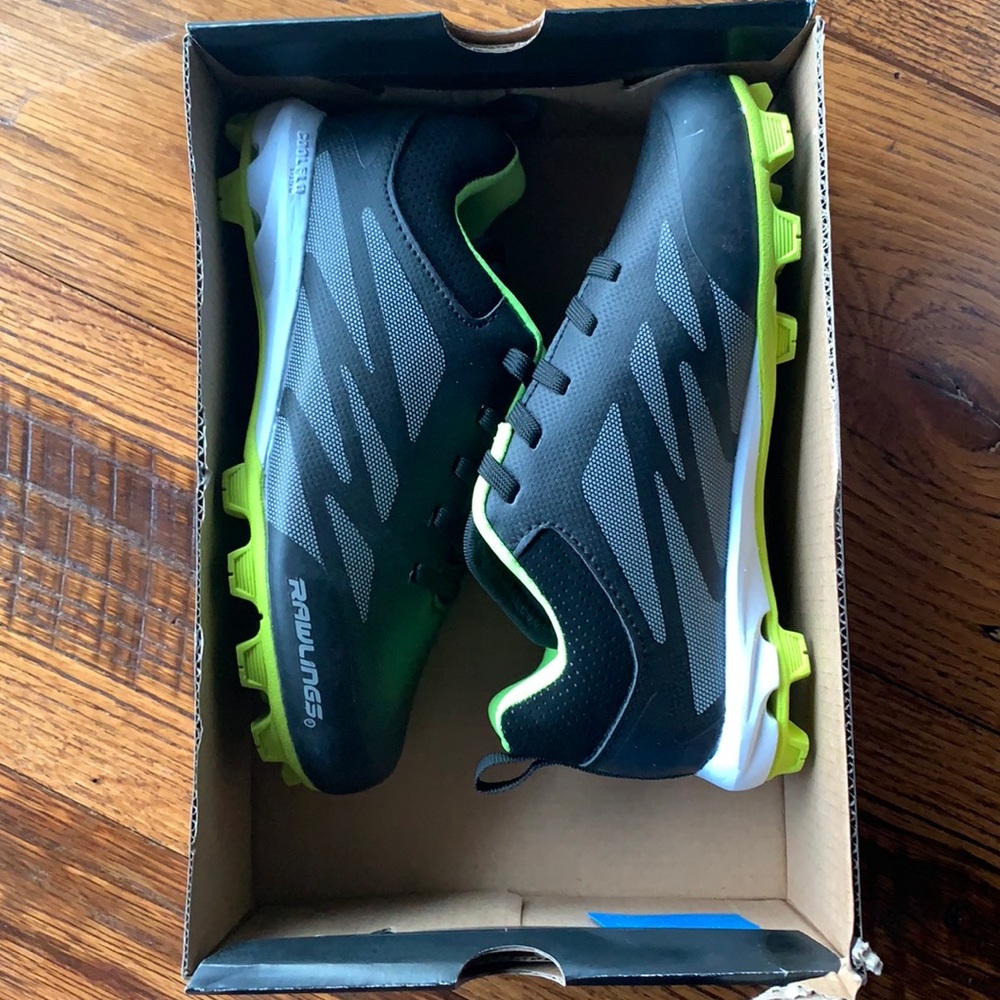 Rawlings Boys Baseball Cleats/ New Never Worn/ Size 2